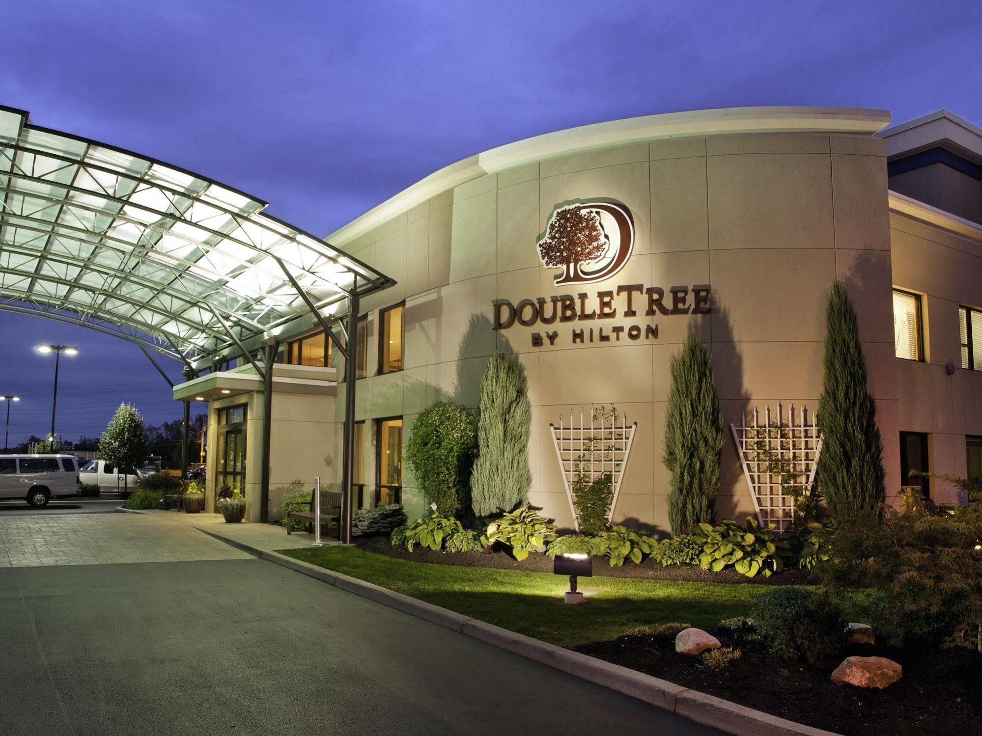 Doubletree By Hilton Buffalo-Amherst Exterior photo